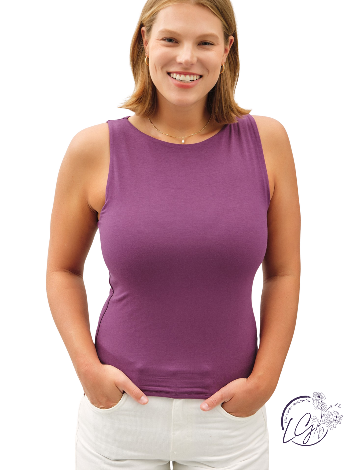 Curvy Glass Reflects Light Tank