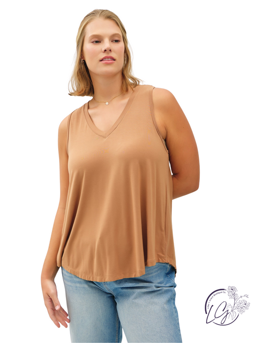 Curvy Stillness Between Rays Tank