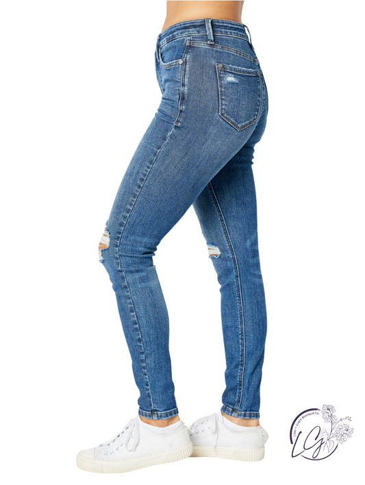 Estelle Tummy Control Distressed Jeans by Judy Blue