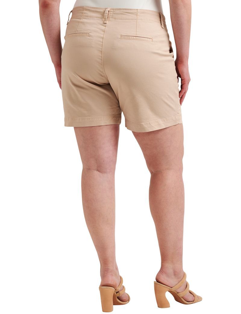 Curvy Modern Ease Shorts