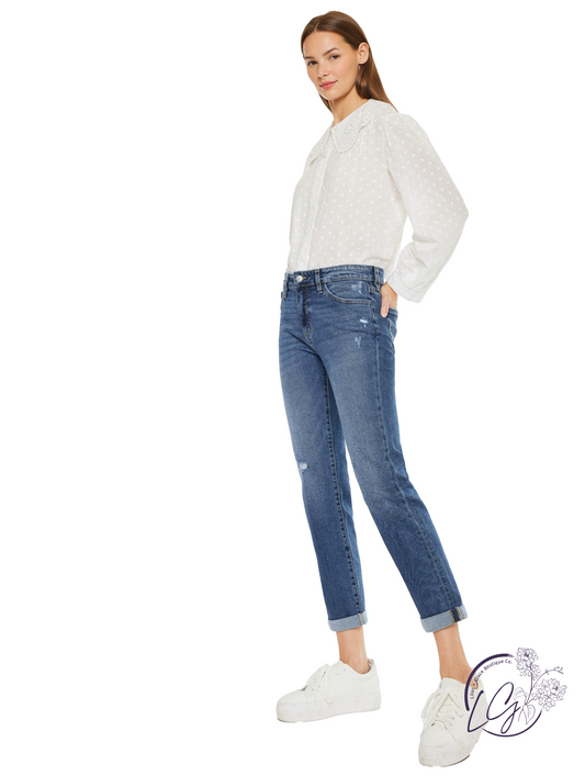 Greta Mid-Rise Slim Straight Boyfriend Jean by Kan Can