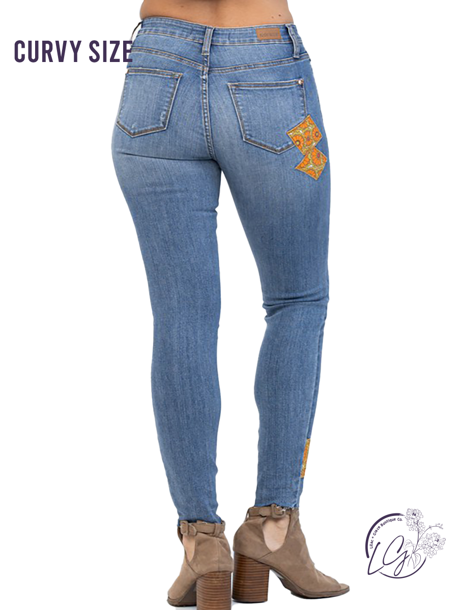 Curvy Sasha Mid-Rise 70's Patch Skinny by Judy Blue