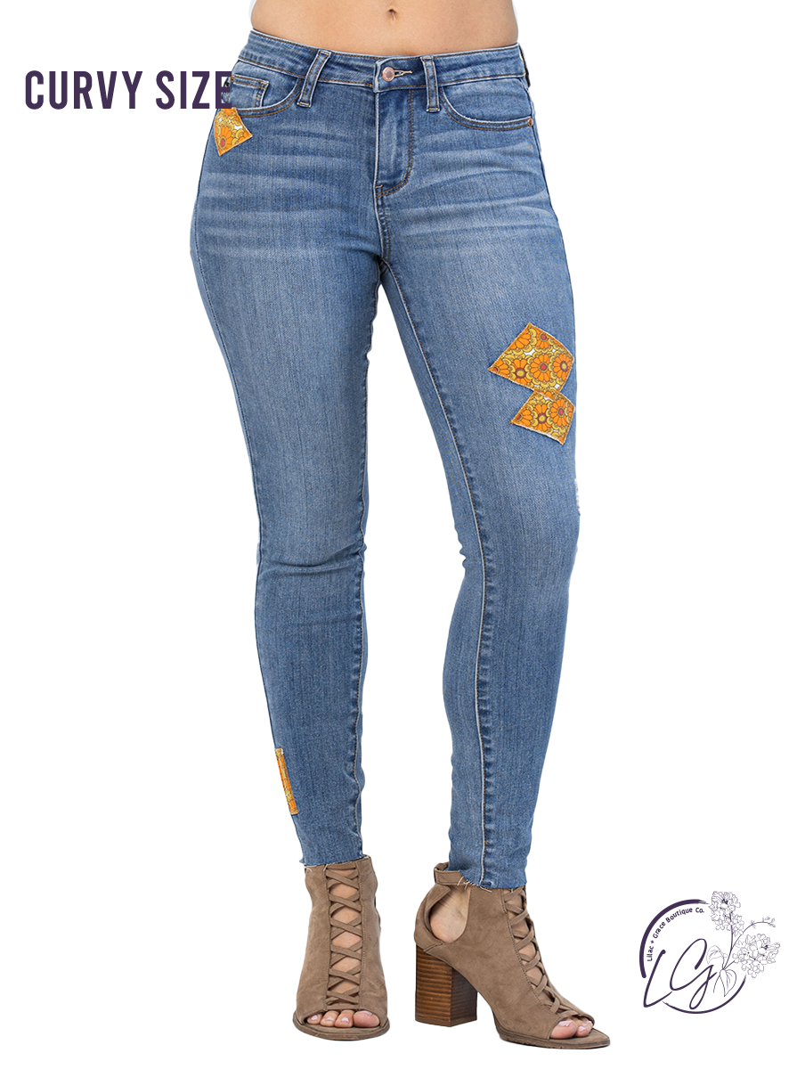 Curvy Sasha Mid-Rise 70's Patch Skinny by Judy Blue