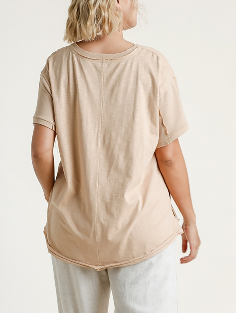 Curvy Don't Look Back Basic Tee